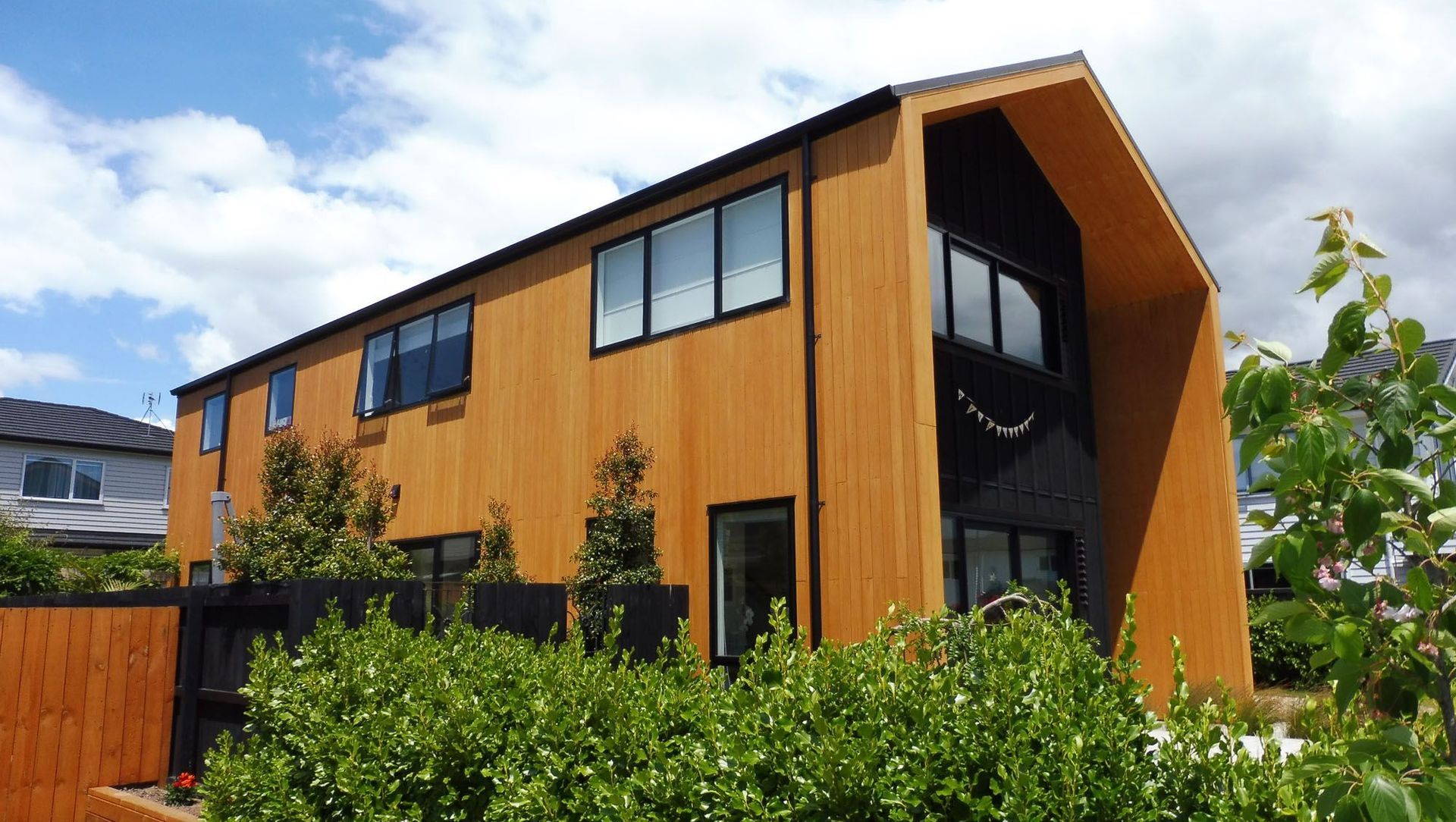 Modern Home banner
