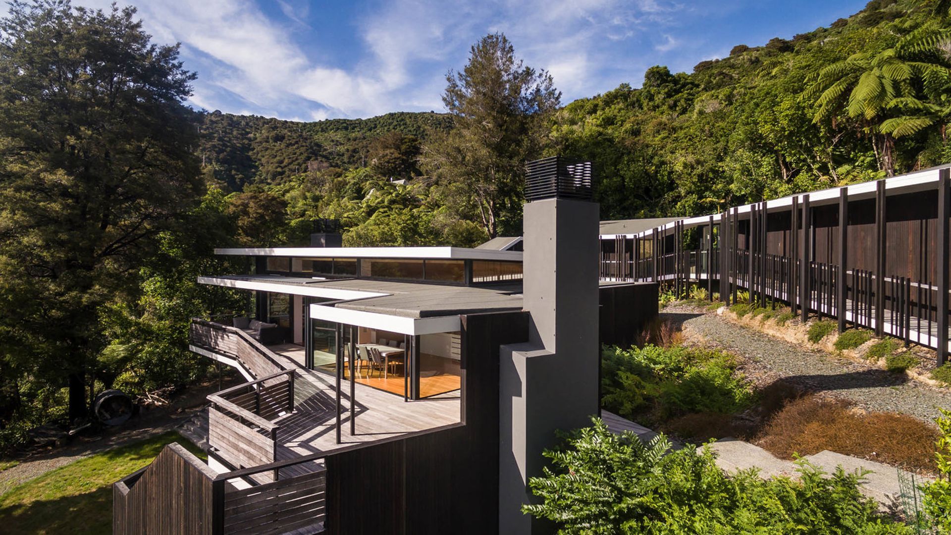 Moetapu Beach House banner