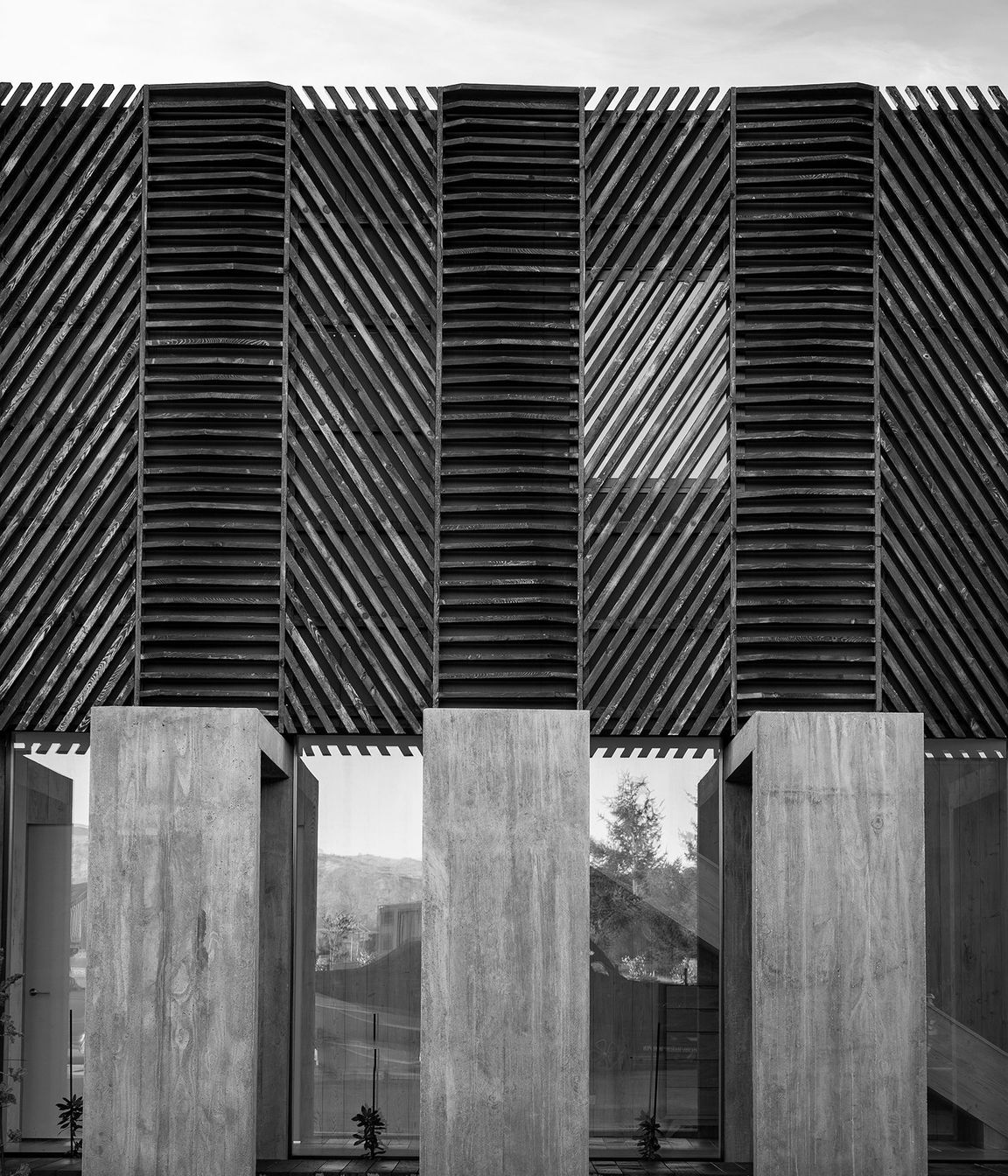 Glazing links the external and internal corridors, providing space for displaying art.