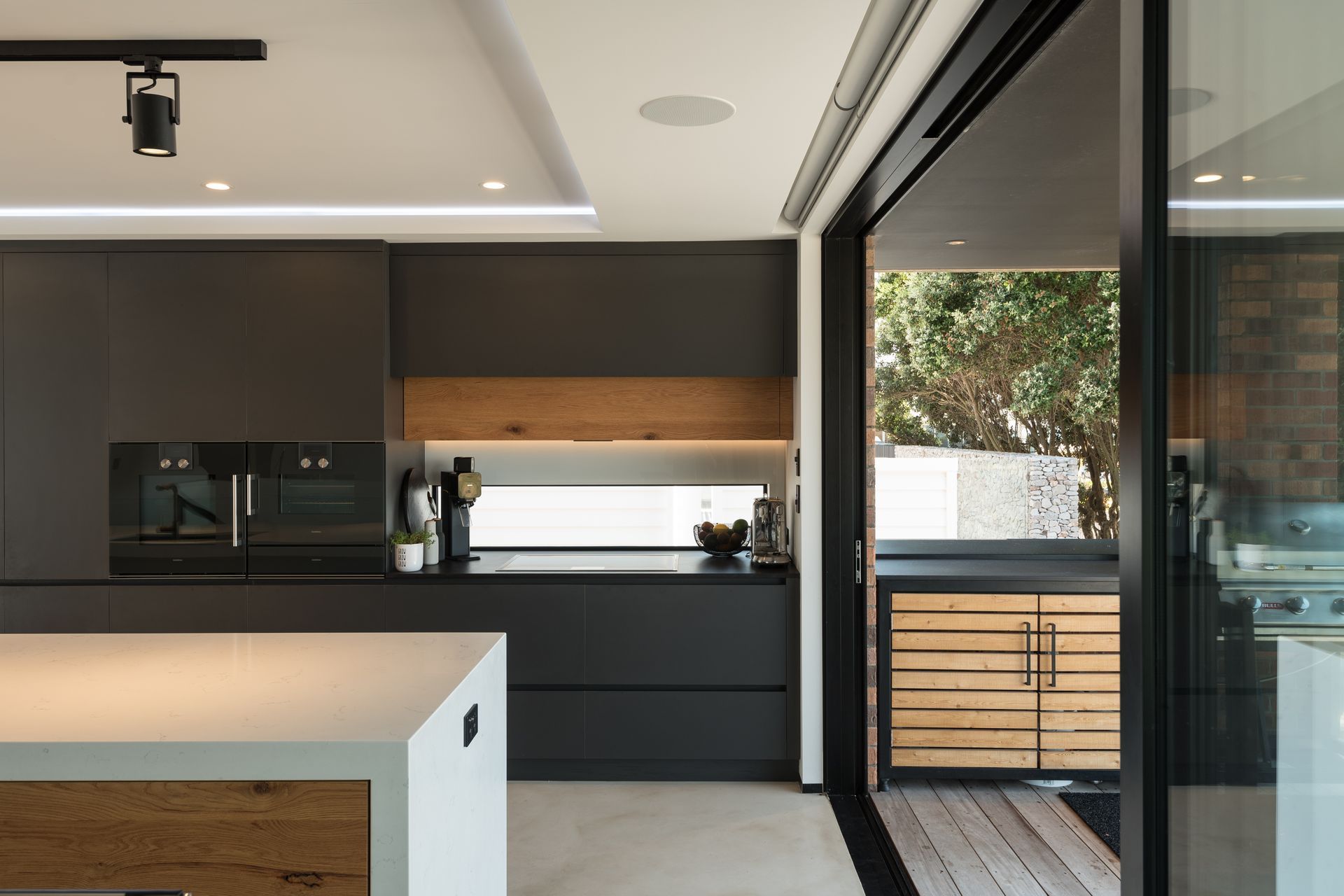 Kitchen + BBQ space