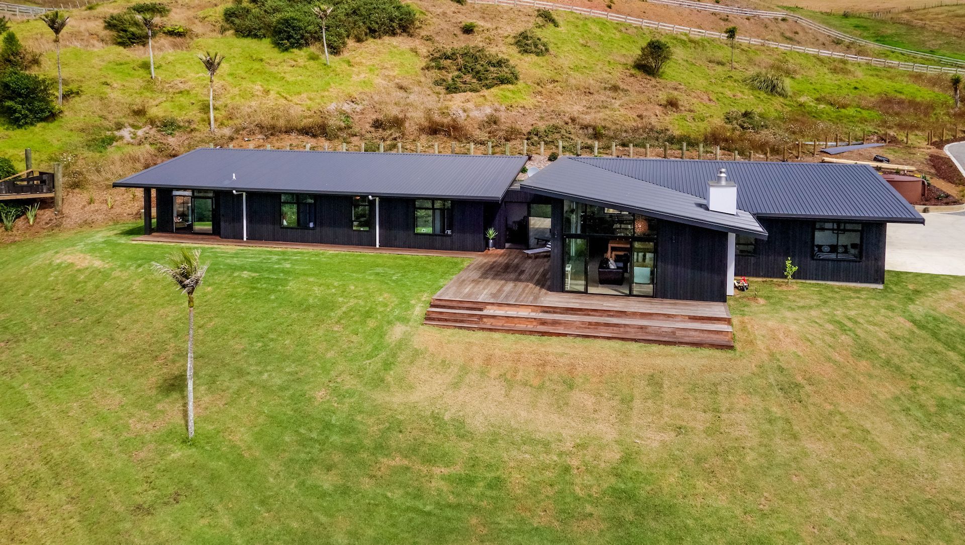 Muriwai House banner