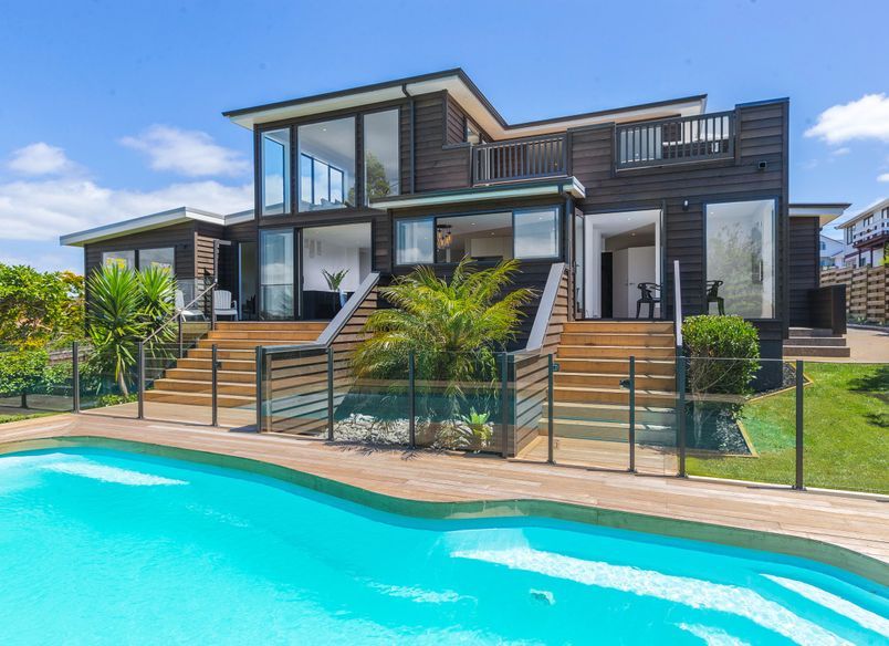 Murrays Bay Home