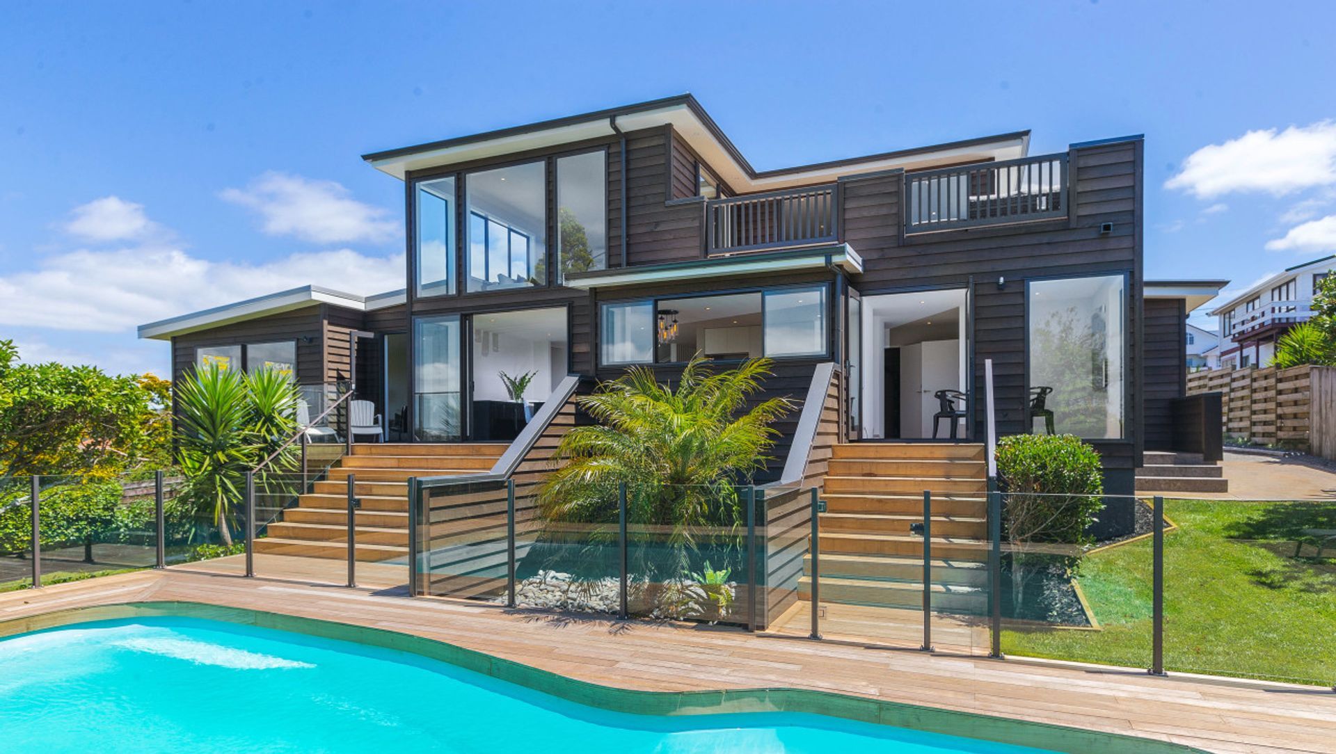 Murrays Bay Home banner