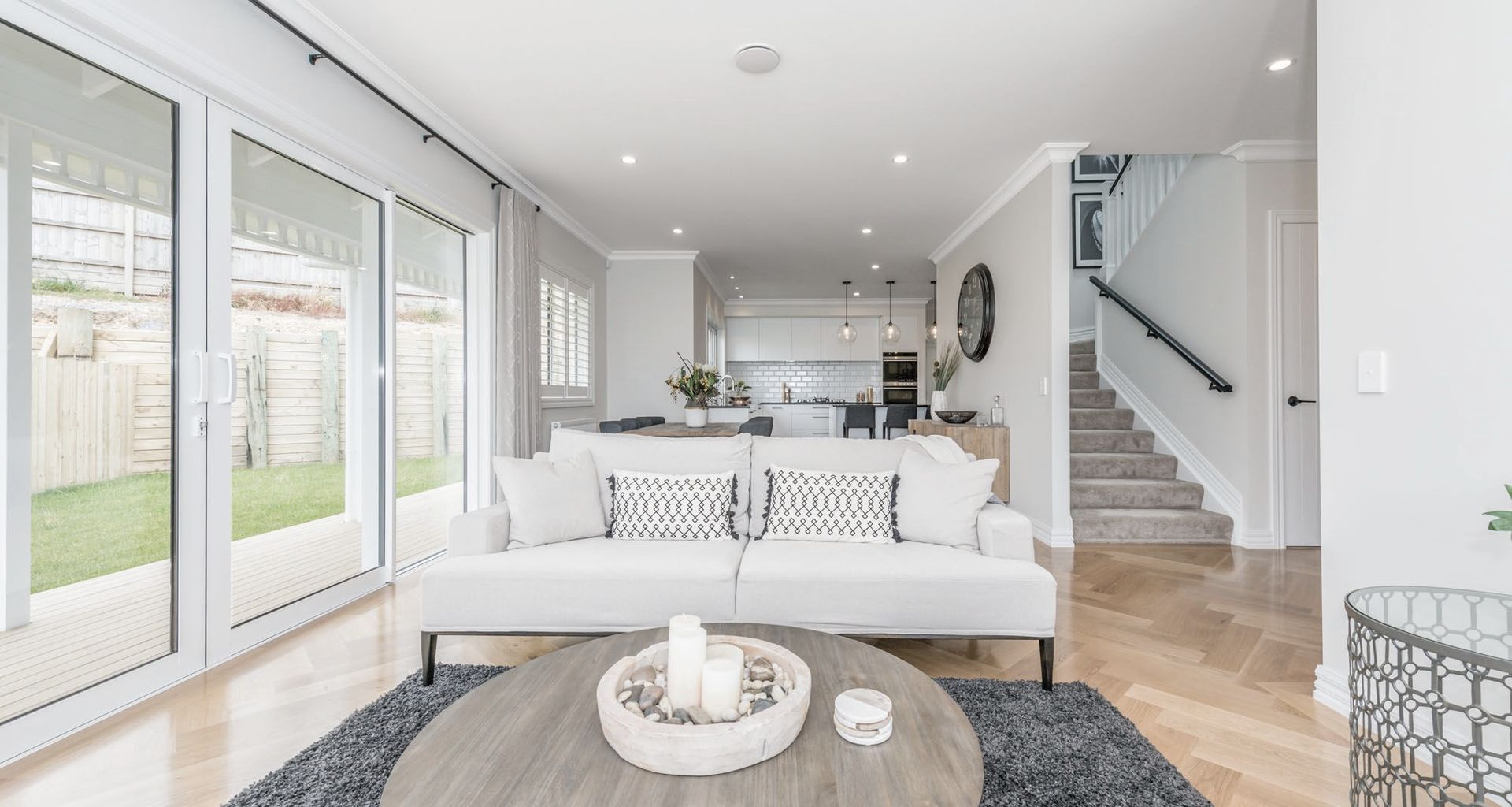 Navigation Show Home banner