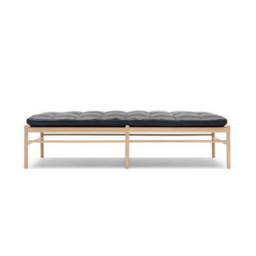 OW150 Daybed by Carl Hansen + Son