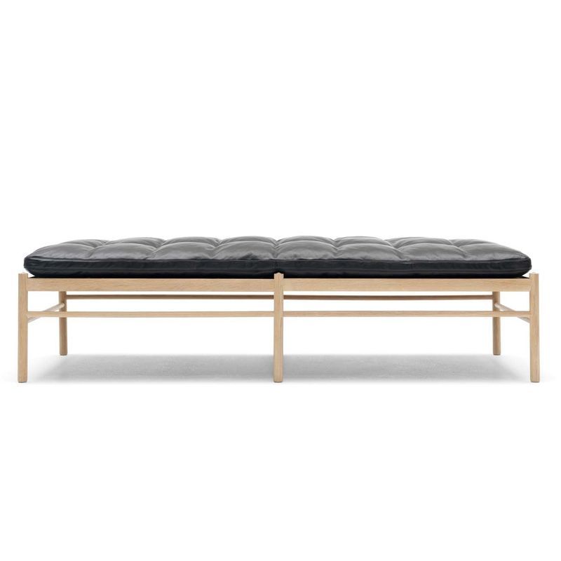OW150 Daybed by Carl Hansen + Son