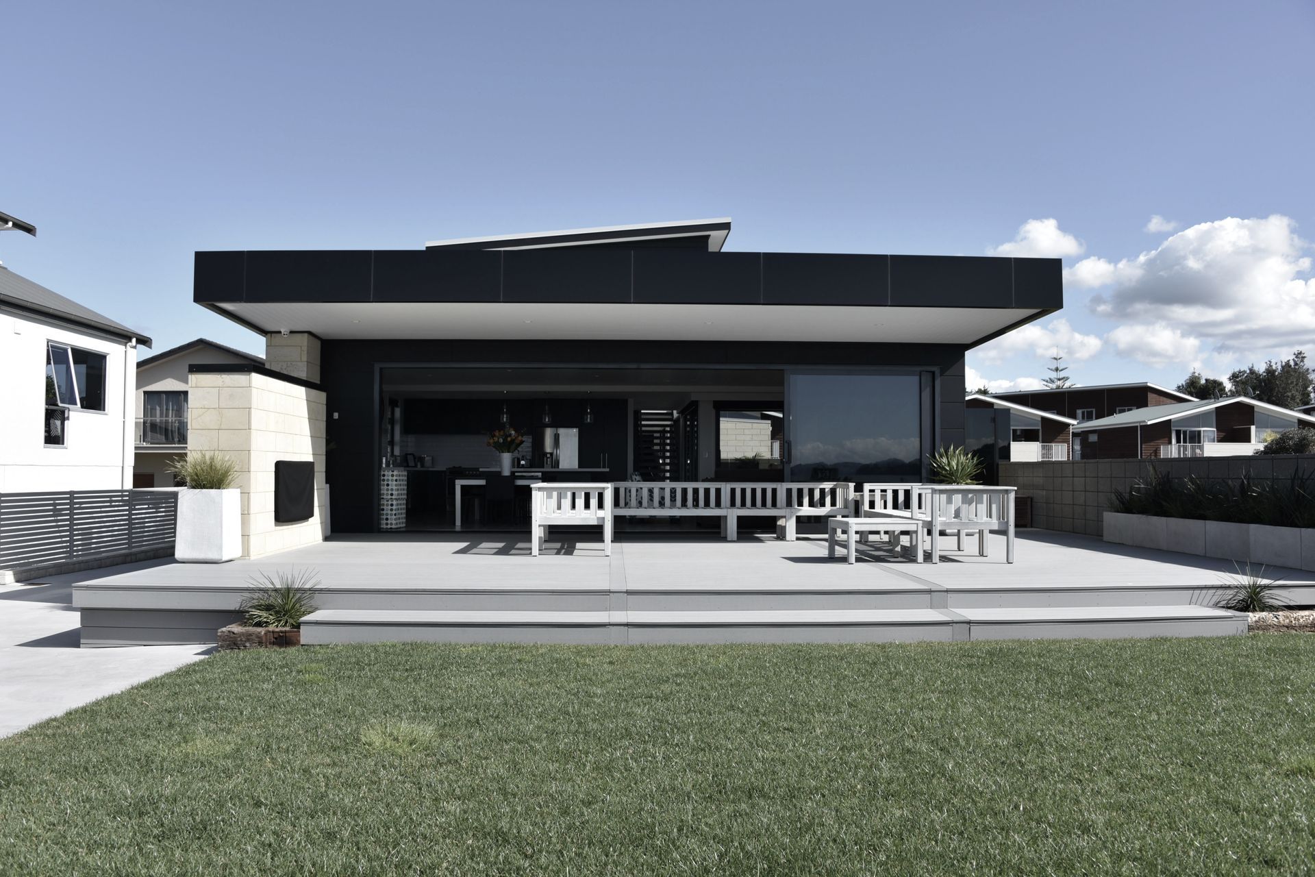 Ohlson & Whitelaw banner