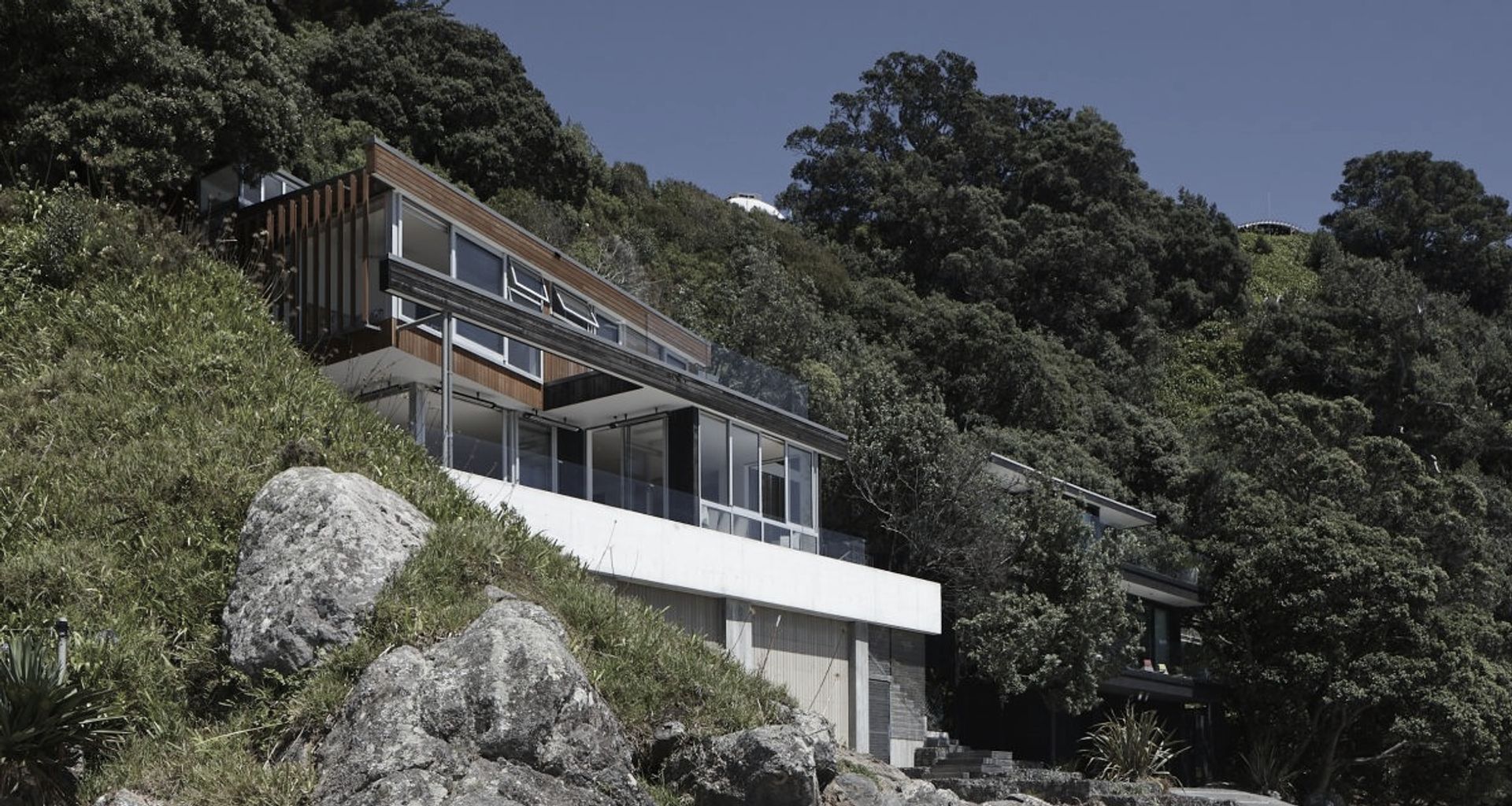 Onetangi Beach House banner