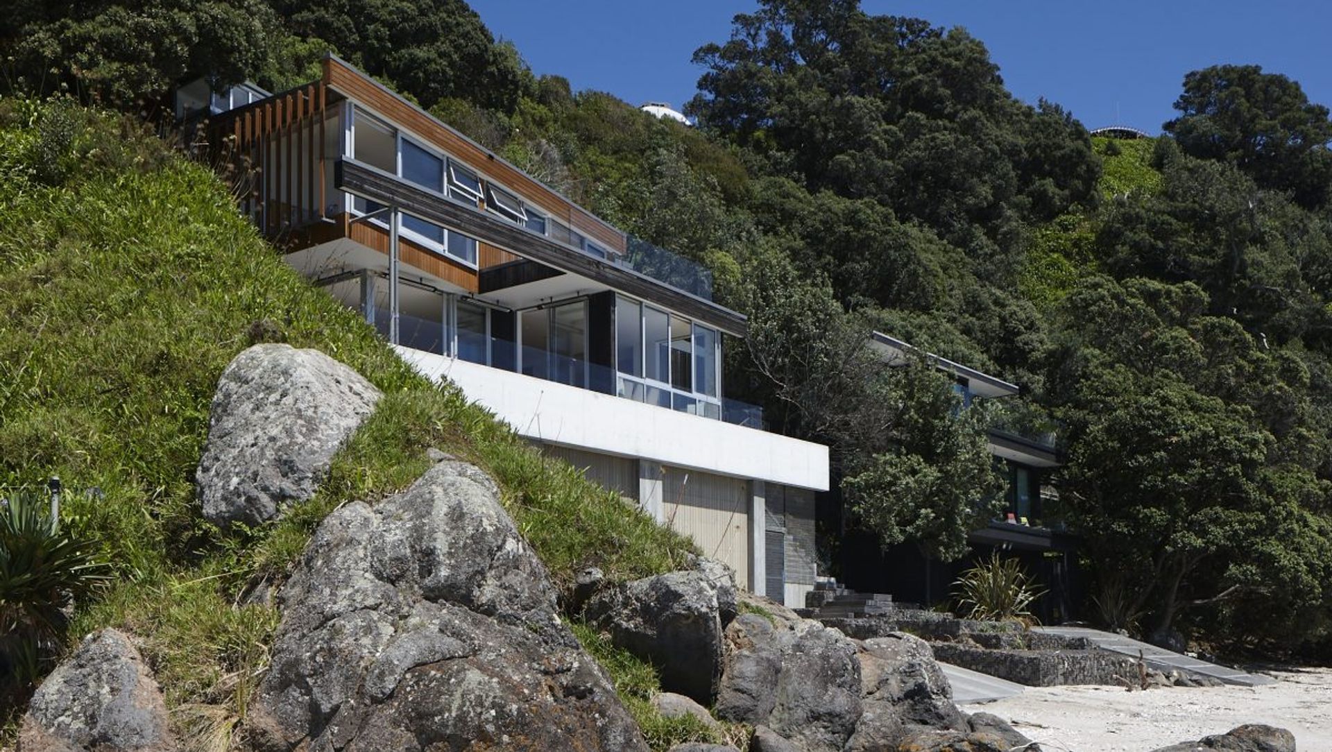Onetangi Beach House banner