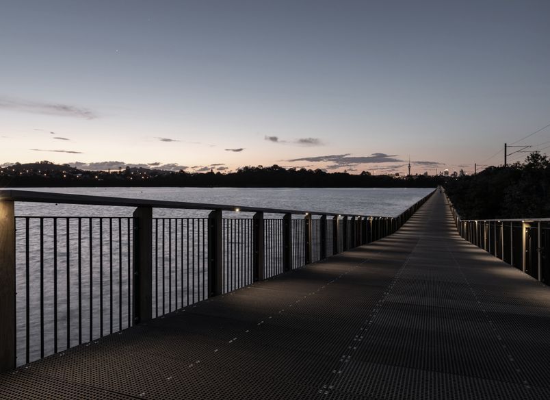 Orakei handrail - Iroko