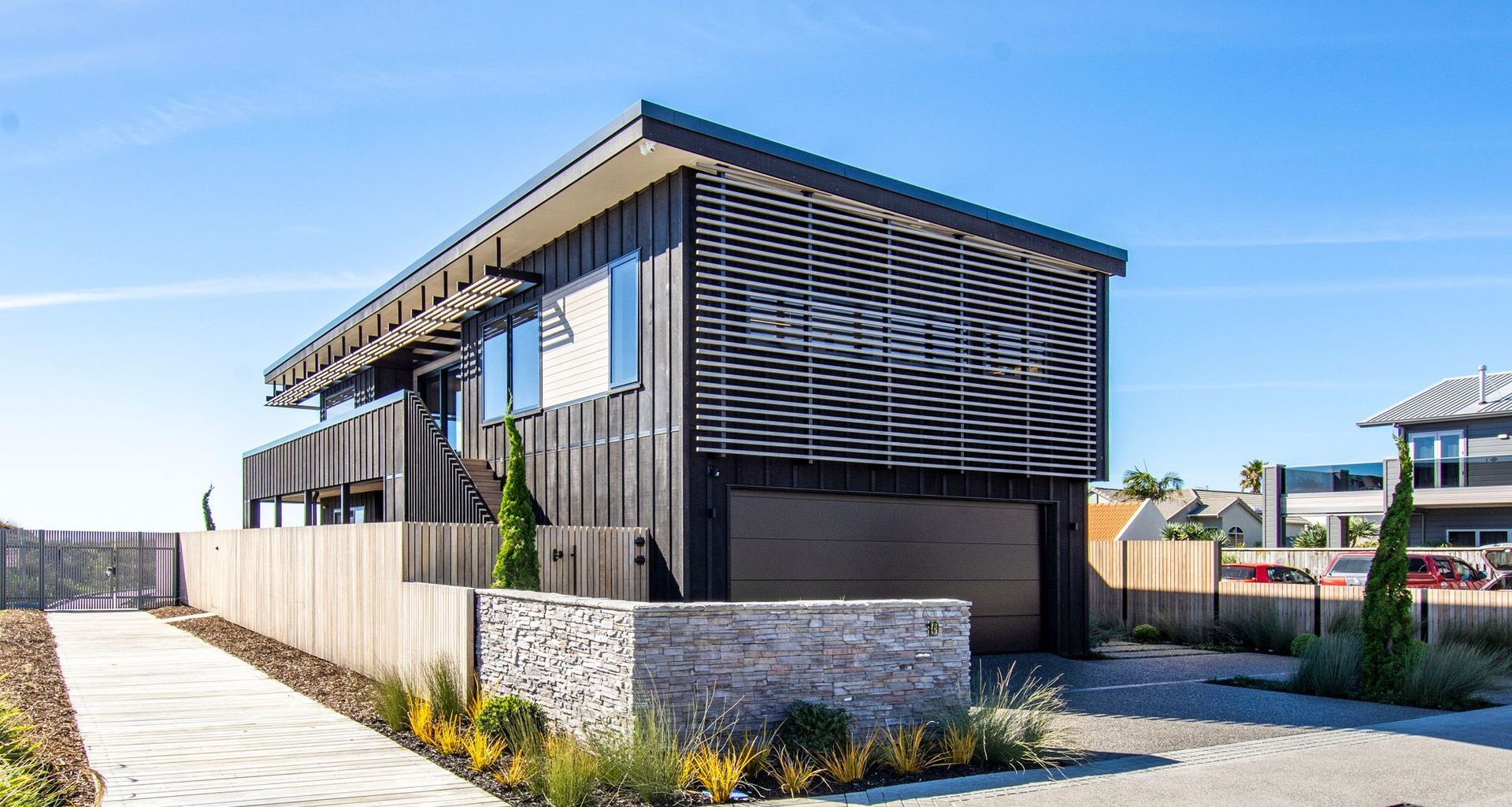 Otira Close banner