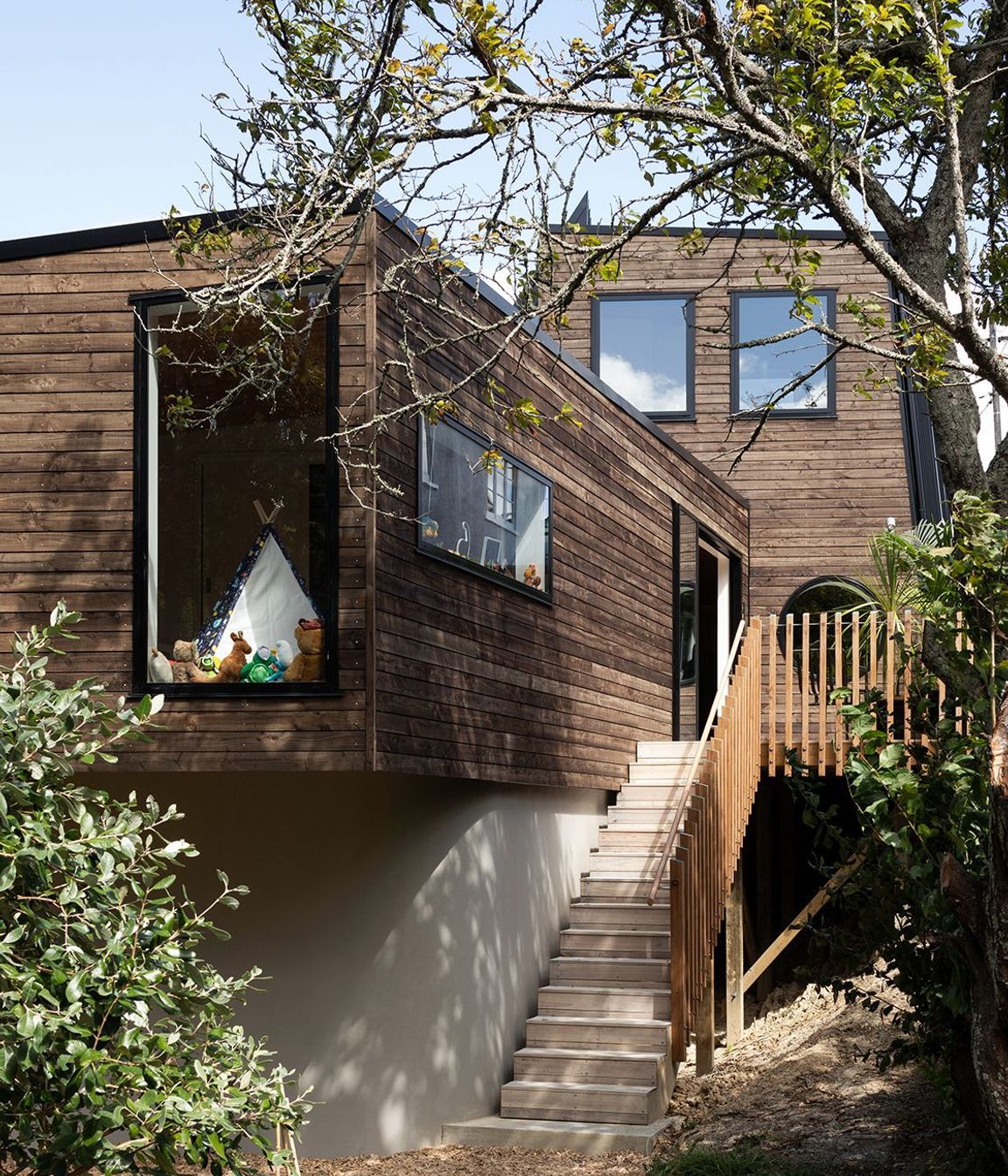 The stairs leading to the rear garden.