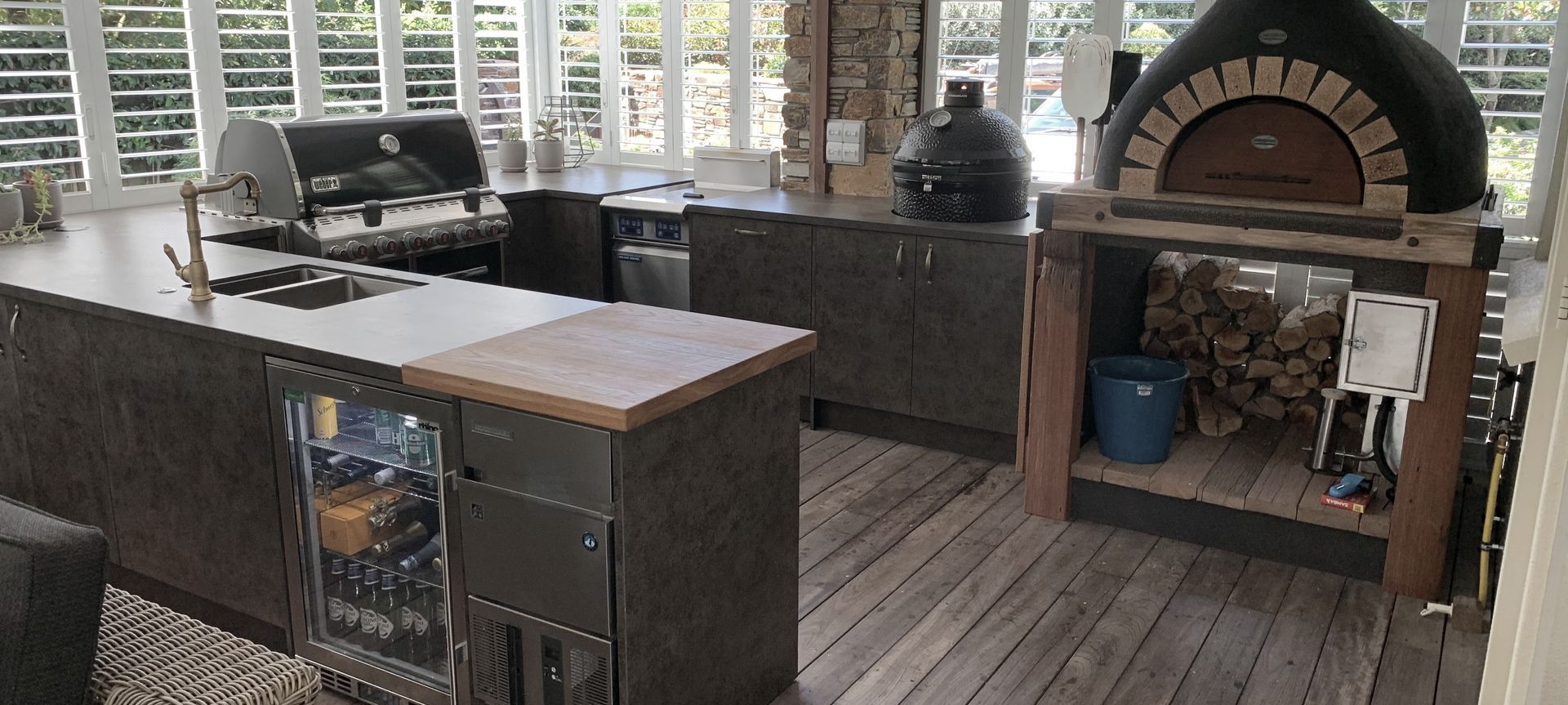 Outdoor kitchen banner