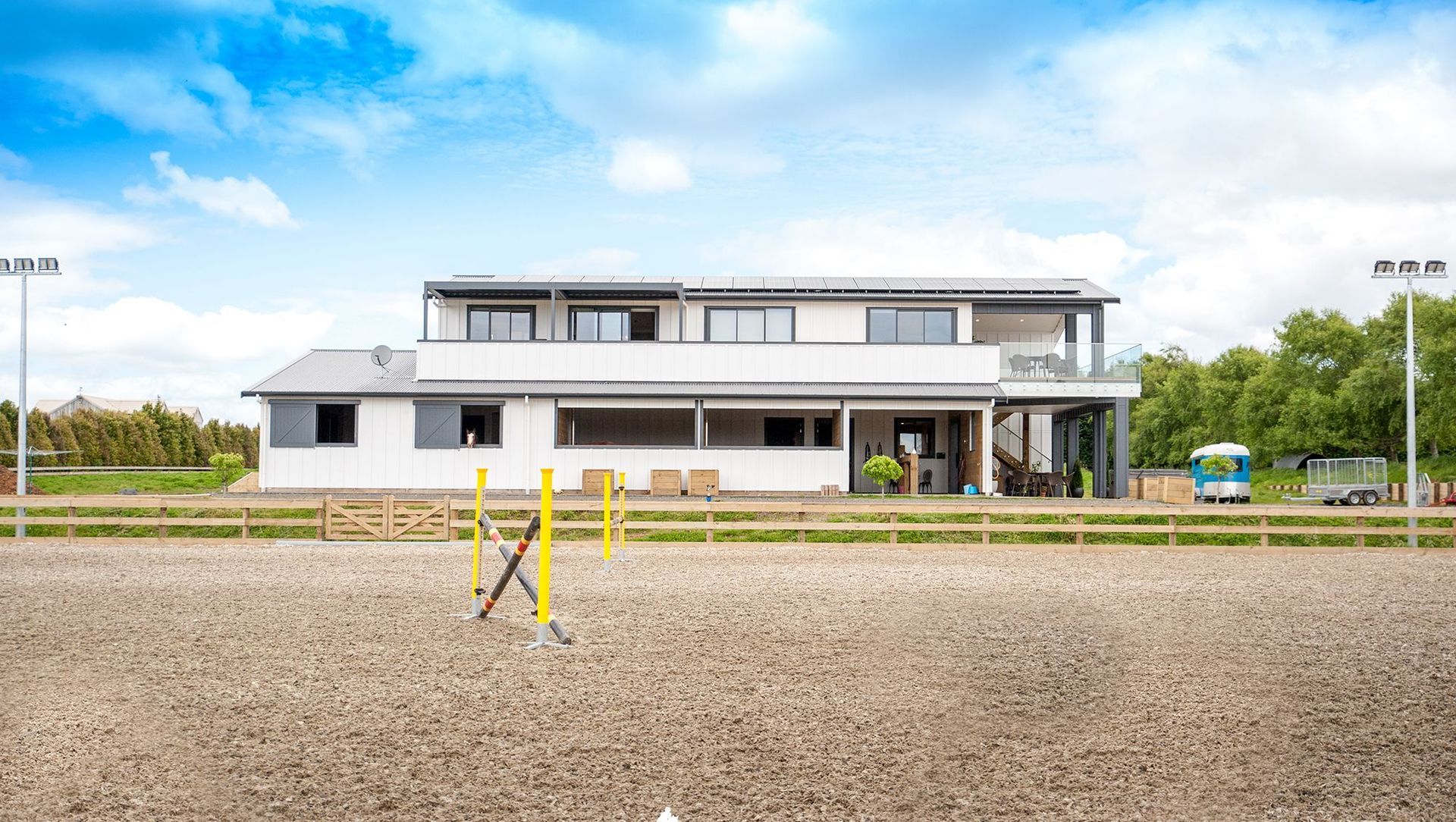 Karaka barn with stables & apartment banner