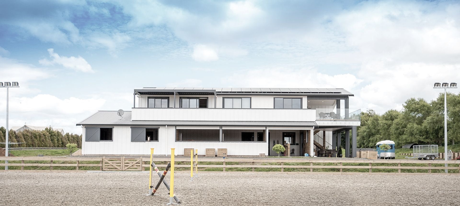 Karaka barn with stables & apartment banner