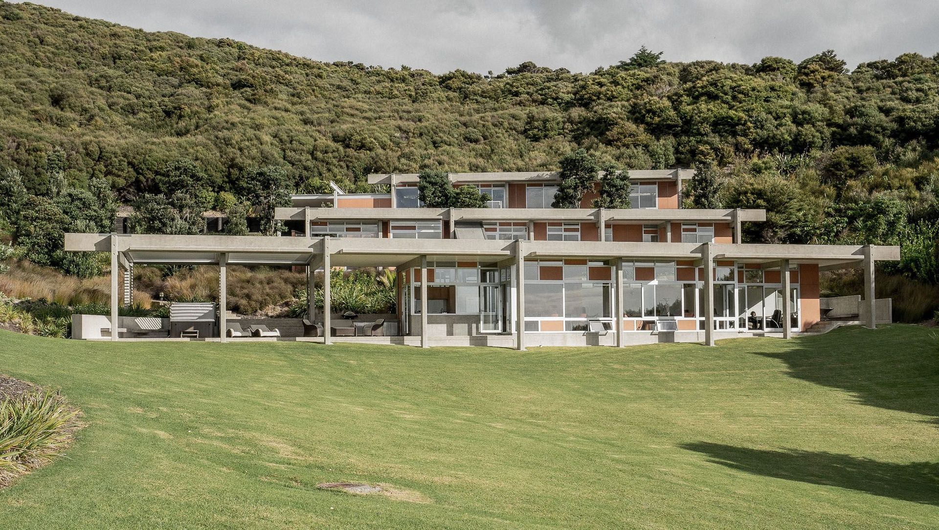 Parekura Bay House banner