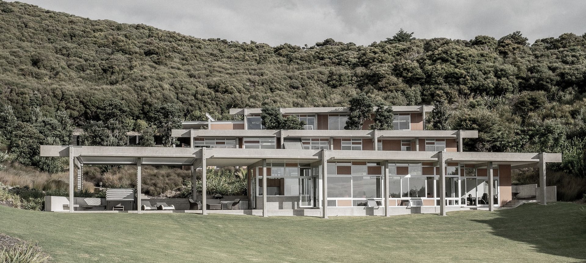 Parekura Bay House banner