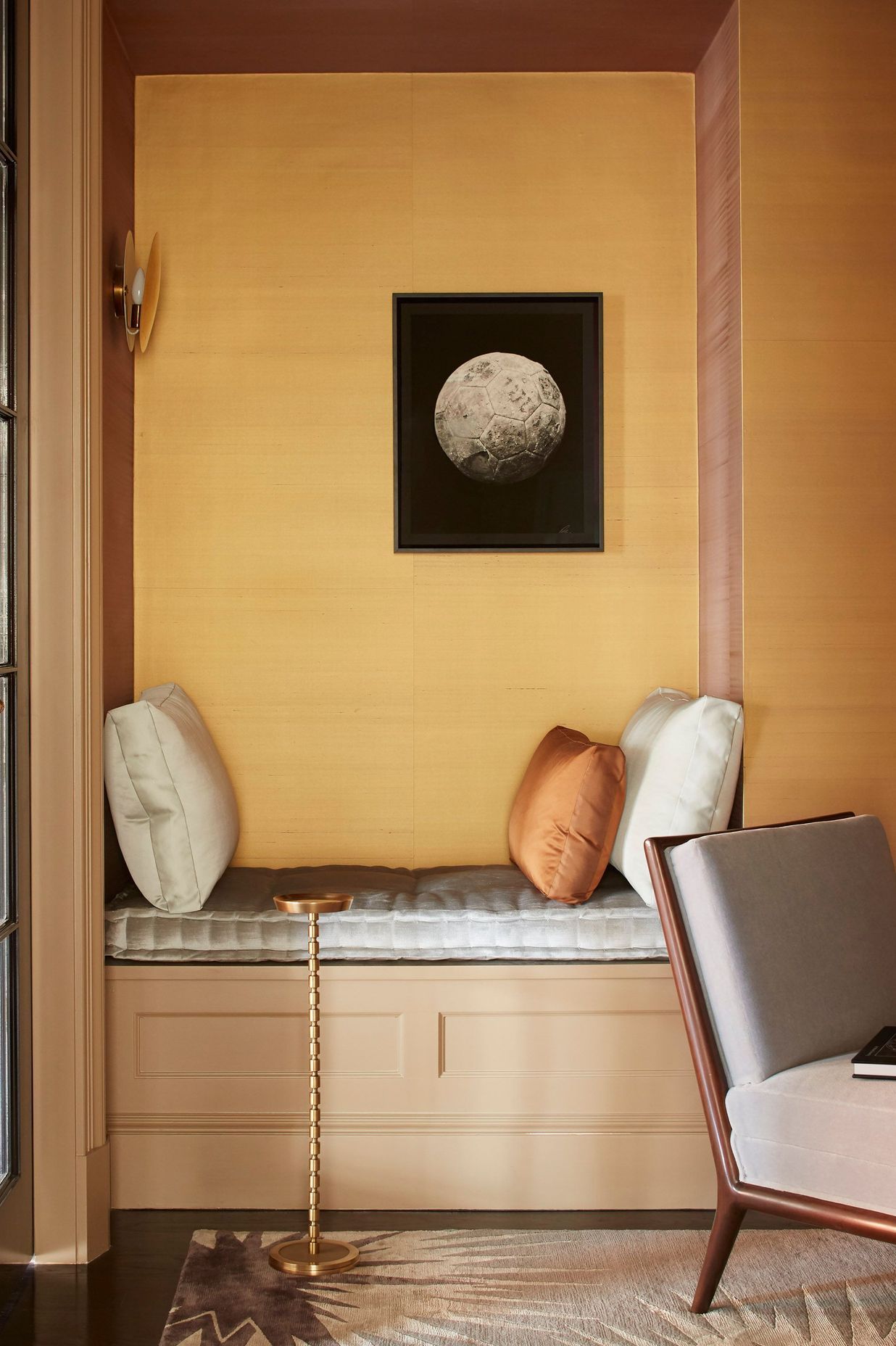 Map Room. Interiors by Lisa Tharp. Photography by Max Kim-Bee.