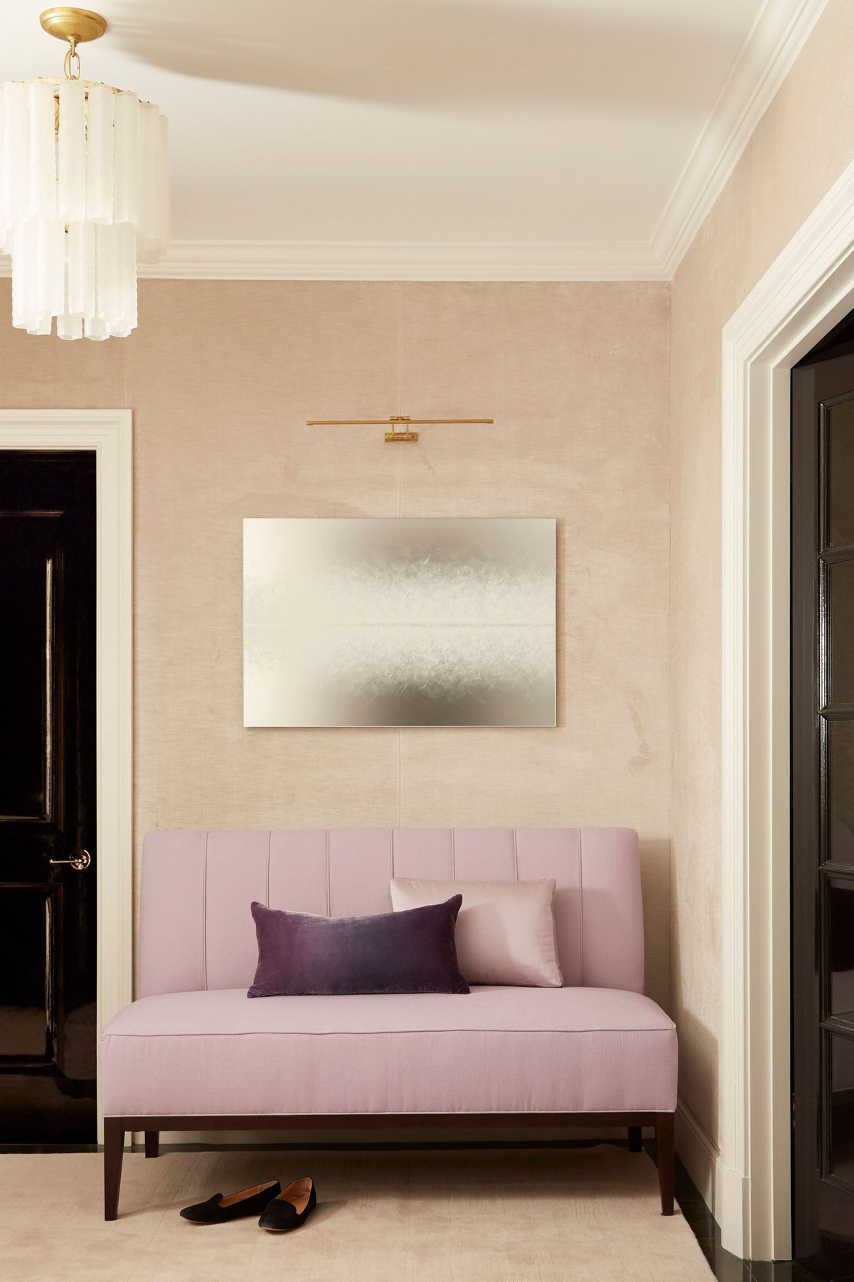 Foyer. Interiors by Lisa Tharp. Photography by Max Kim-Bee.