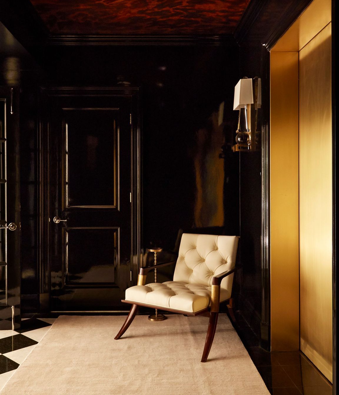 Entry.  Interiors by Lisa Tharp.  Photography by Max Kim-Bee.