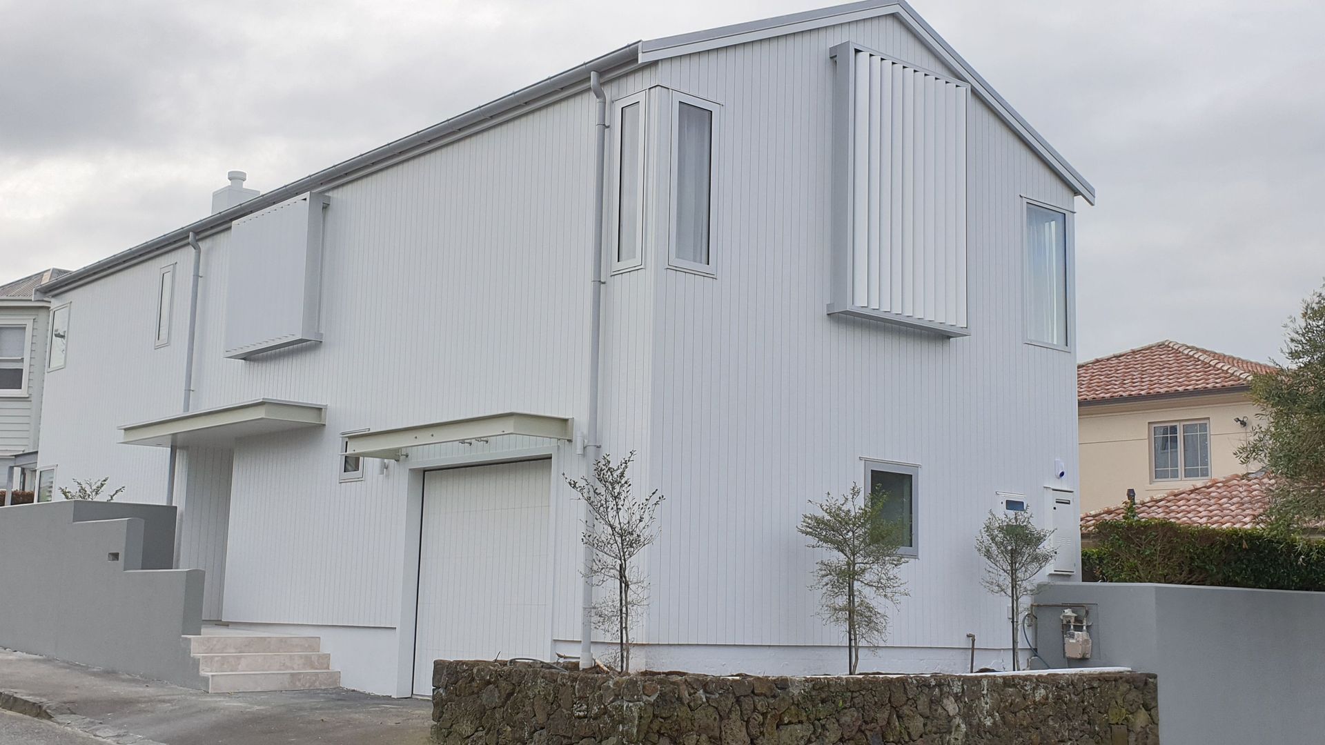 Parnell House - white Accoya banner