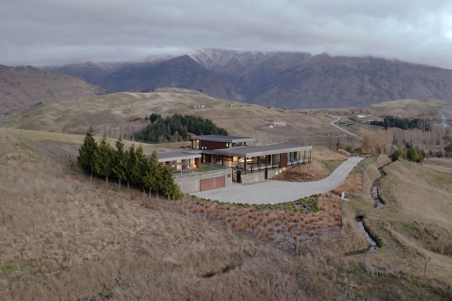 Olivers Ridge facing north-west, seen in context within the Wakapitu Basin. This photograph and the top banner image by ArchiPro.