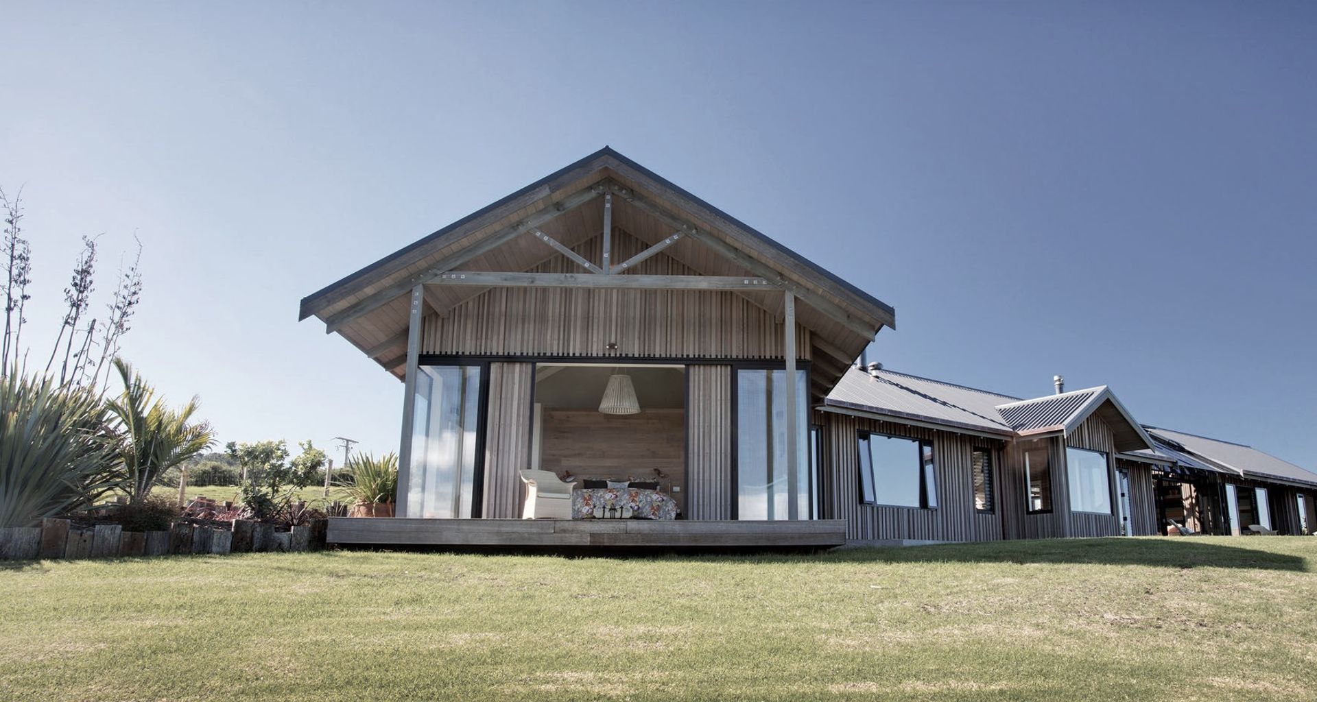 Tawharanui House banner