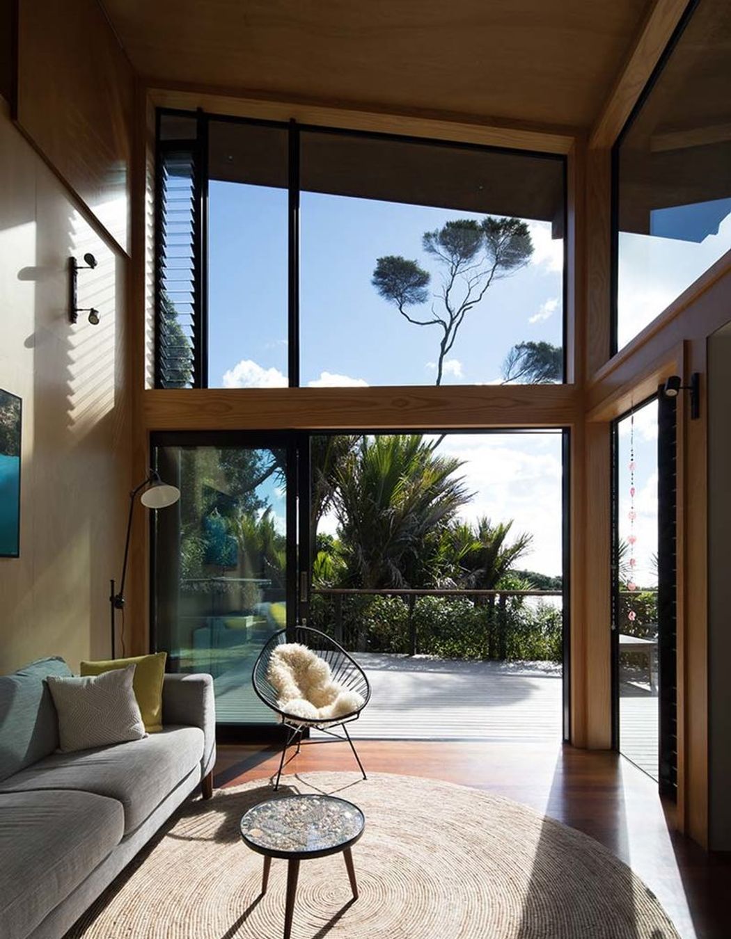 By capitalising on the north orientation of the house, large windows provide year-round warmth and light.