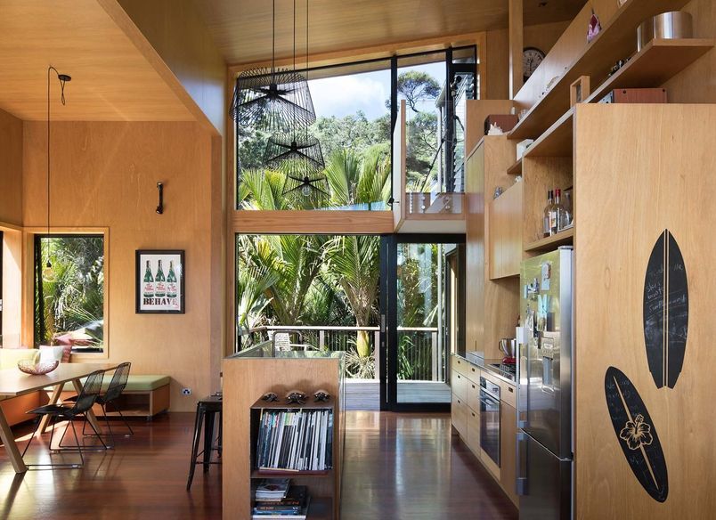 Piha Beach – a beautiful surf shack