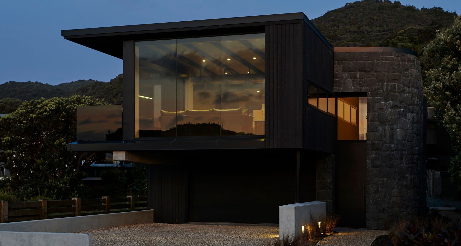 Piha House banner