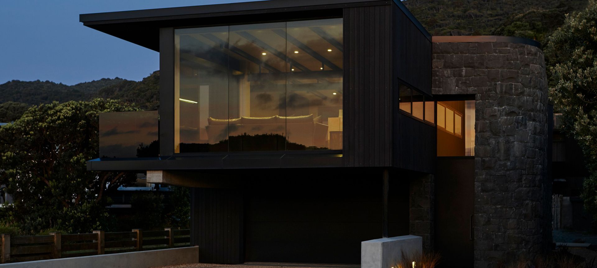 Piha House banner