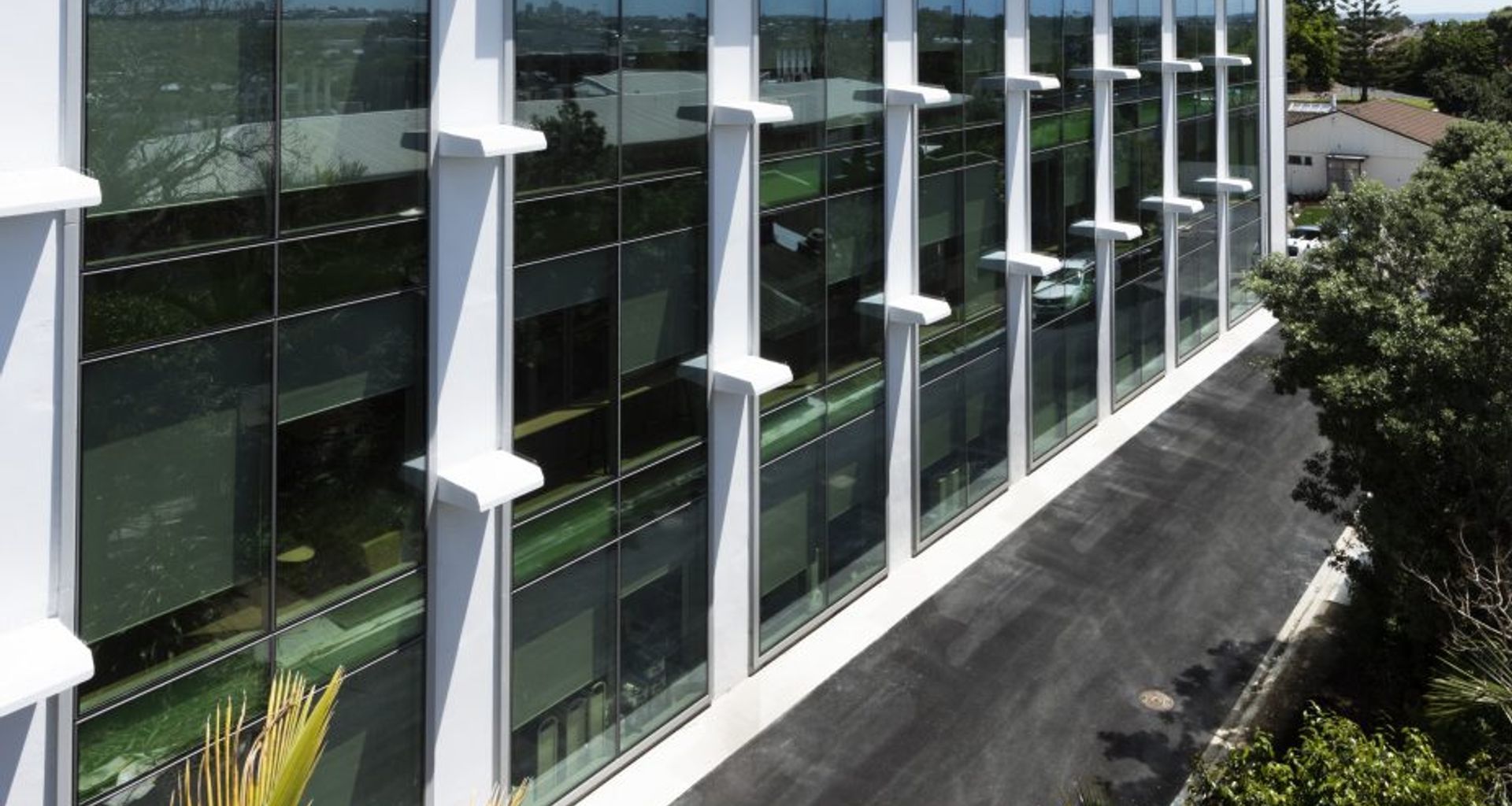 Facade ariticulated with orginal Corbels