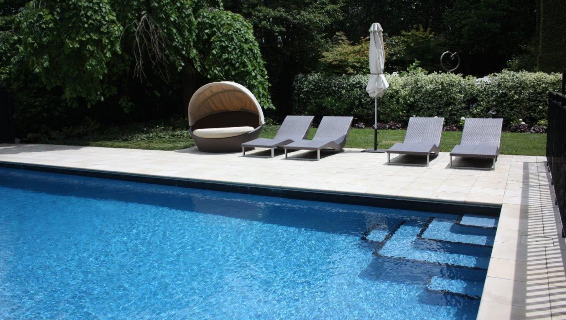 Pool Paving & Coping banner
