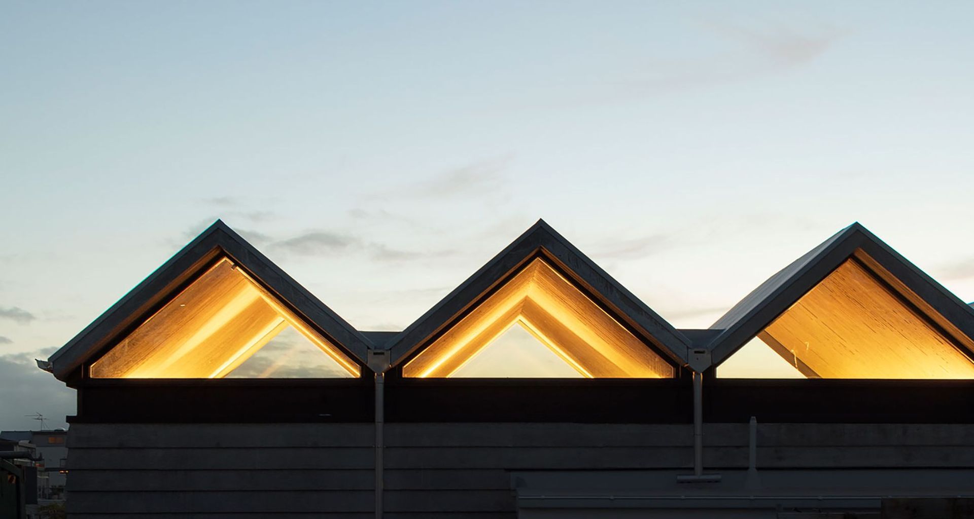 Poured Pleats: reviving the gable form banner