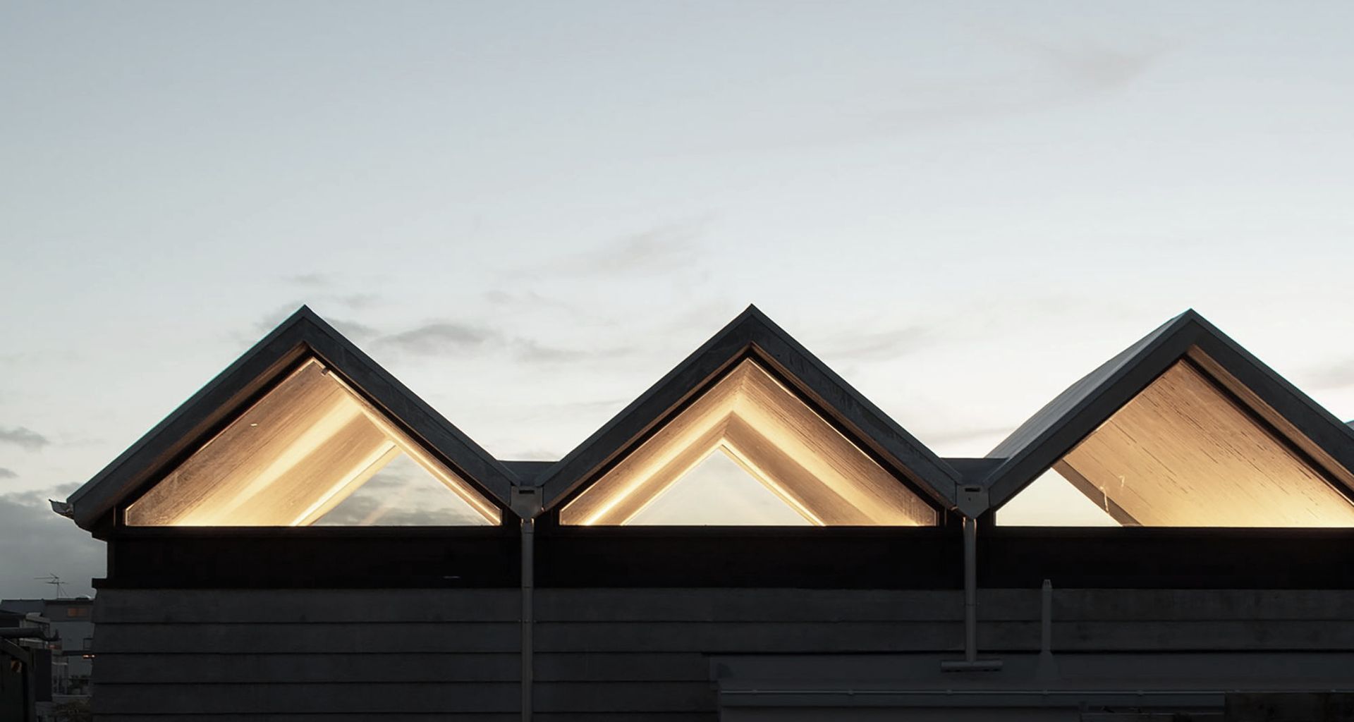 Poured Pleats: reviving the gable form banner