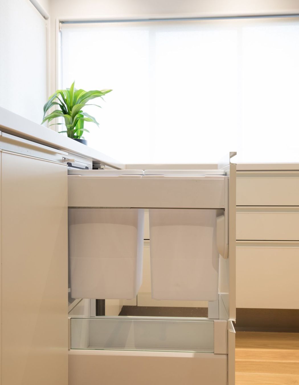 Concelo in Arctic White is the perfect compliment to premium drawer systems in White