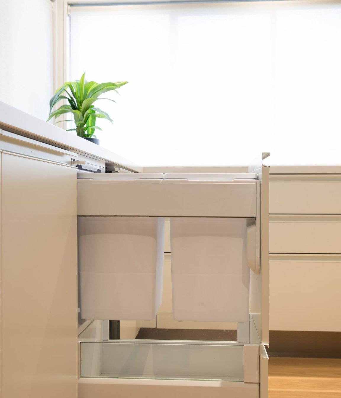 Concelo in Arctic White is the perfect compliment to premium drawer systems in White