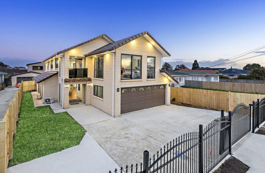 Puhinui Road Houses