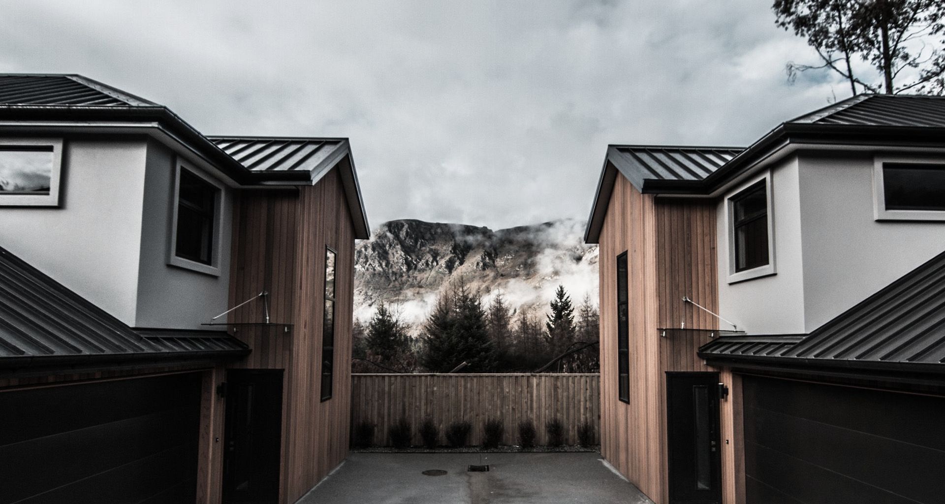 Queenstown Apartments banner