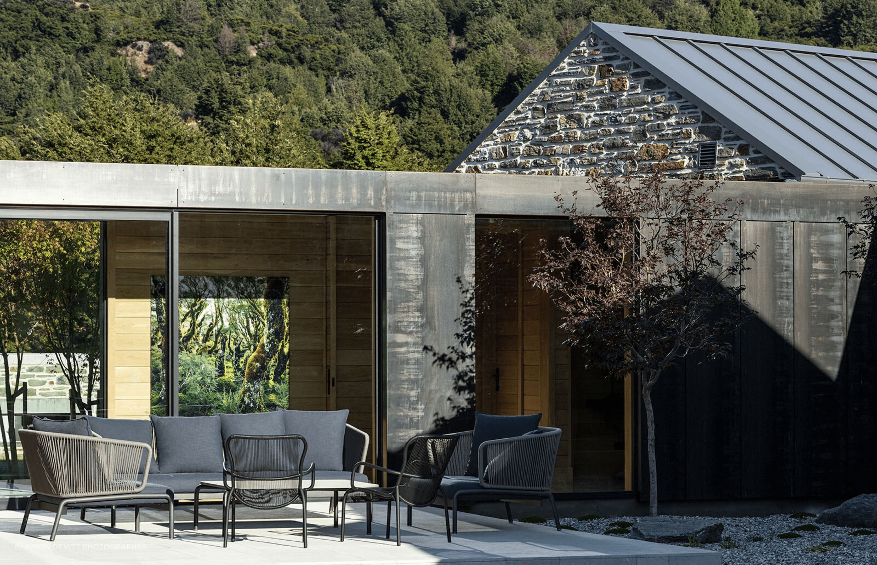 The home emjoys 360 degree views pf the mountains and lake.