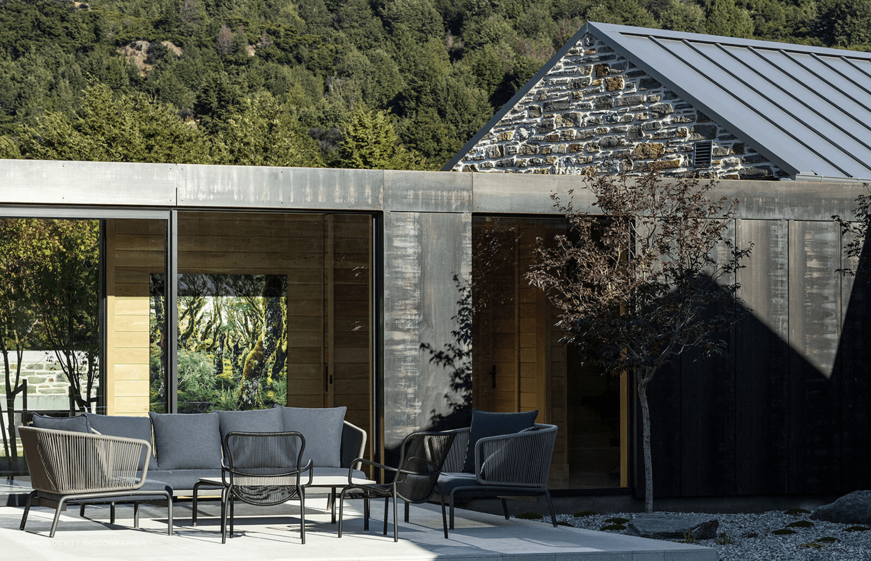 The home emjoys 360 degree views pf the mountains and lake.