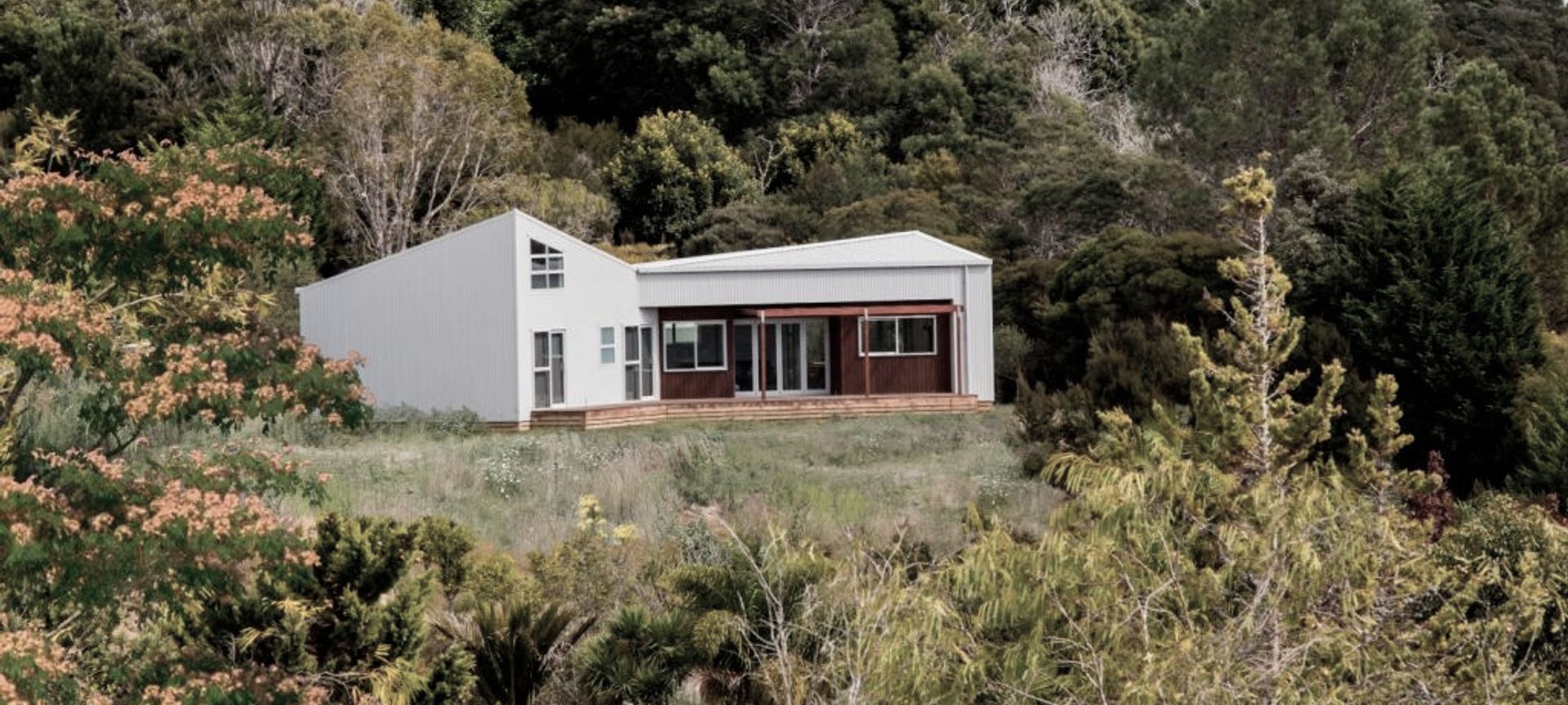 Rangikapiti View banner