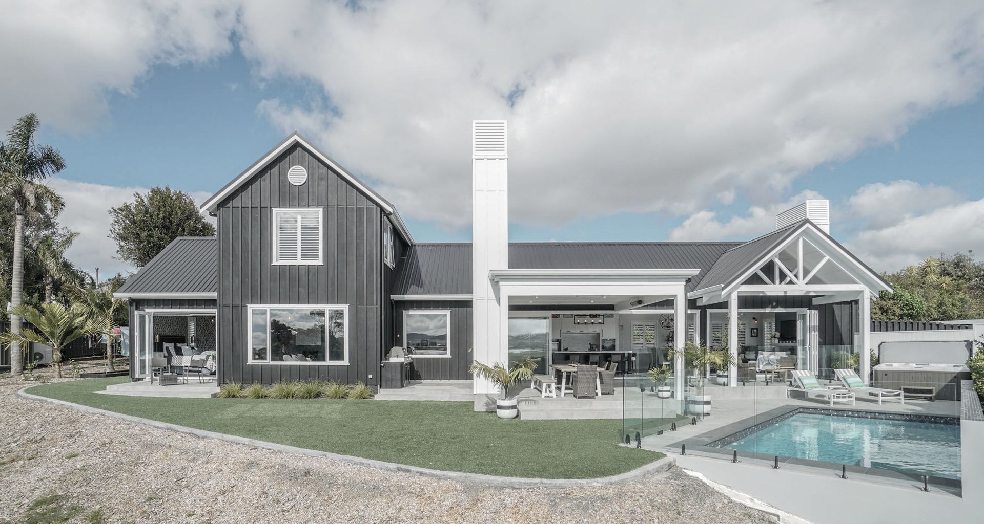Red Beach Residence banner