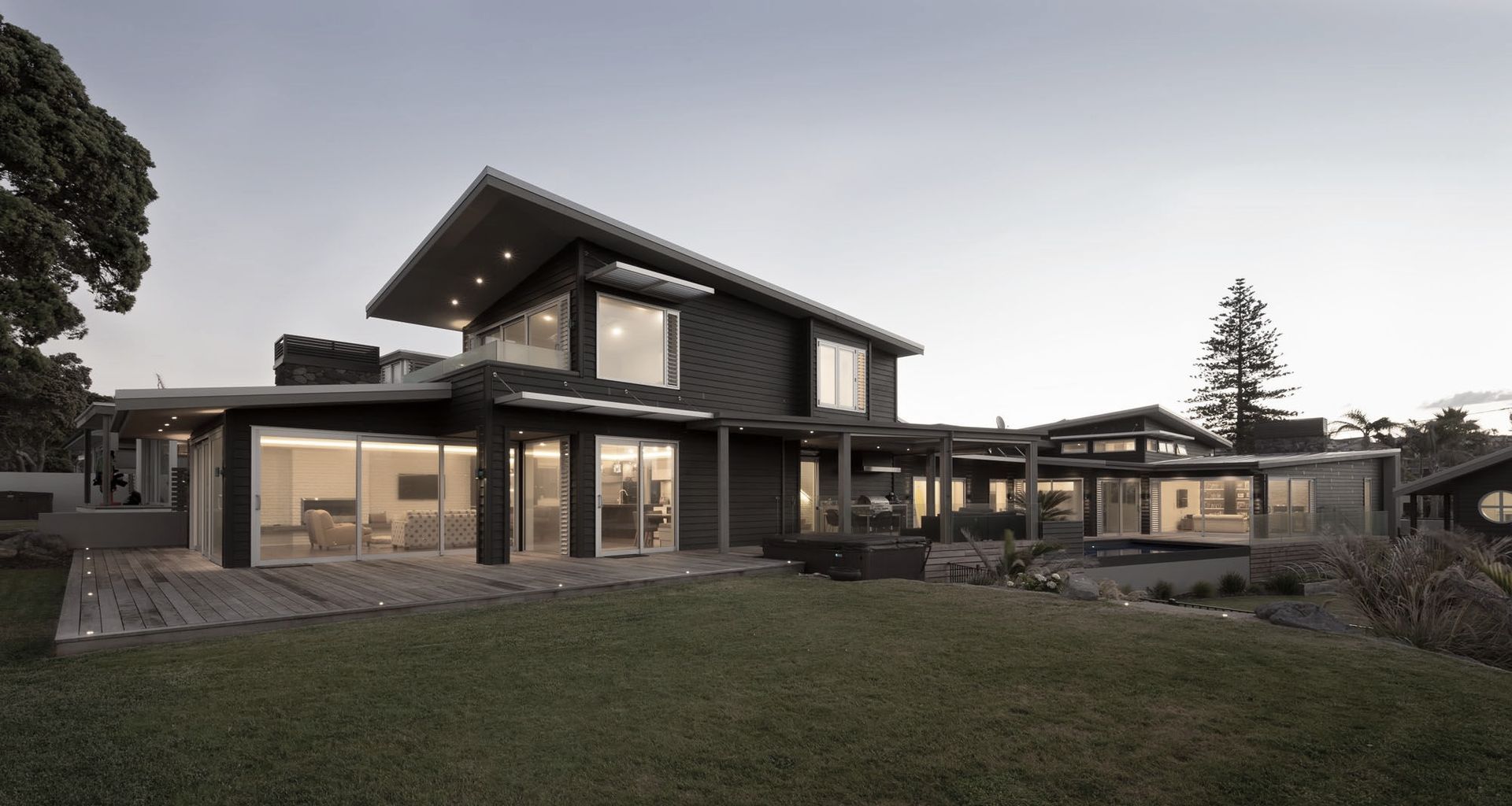 Red Beach House banner