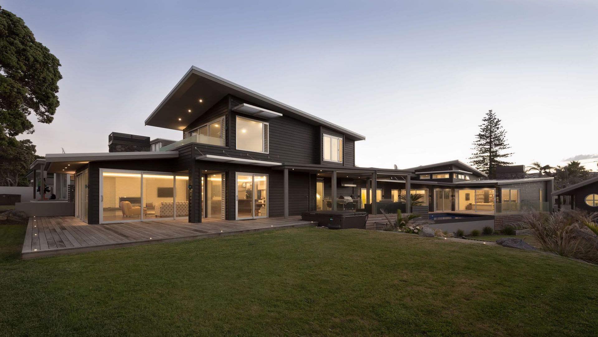 Red Beach House banner
