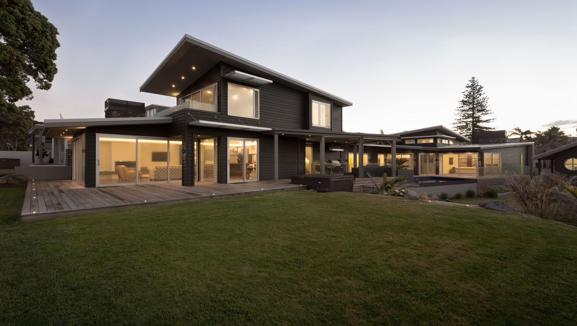 Red Beach House banner
