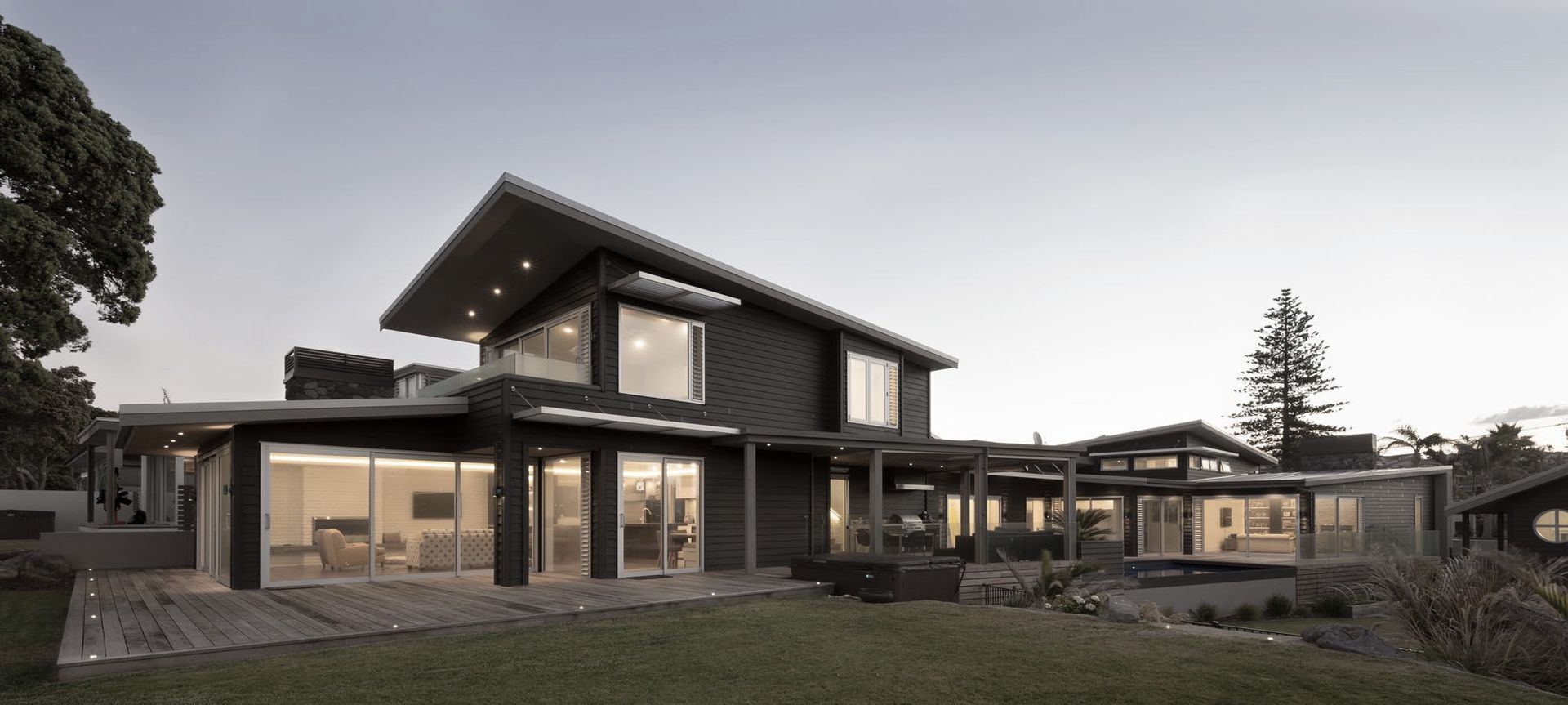 Red Beach House banner