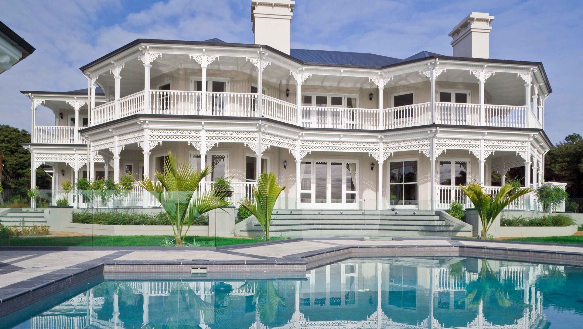 Redhills Villa banner