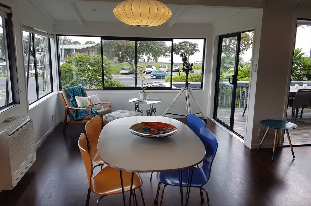 Retro Apartment - Narrowneck Beach