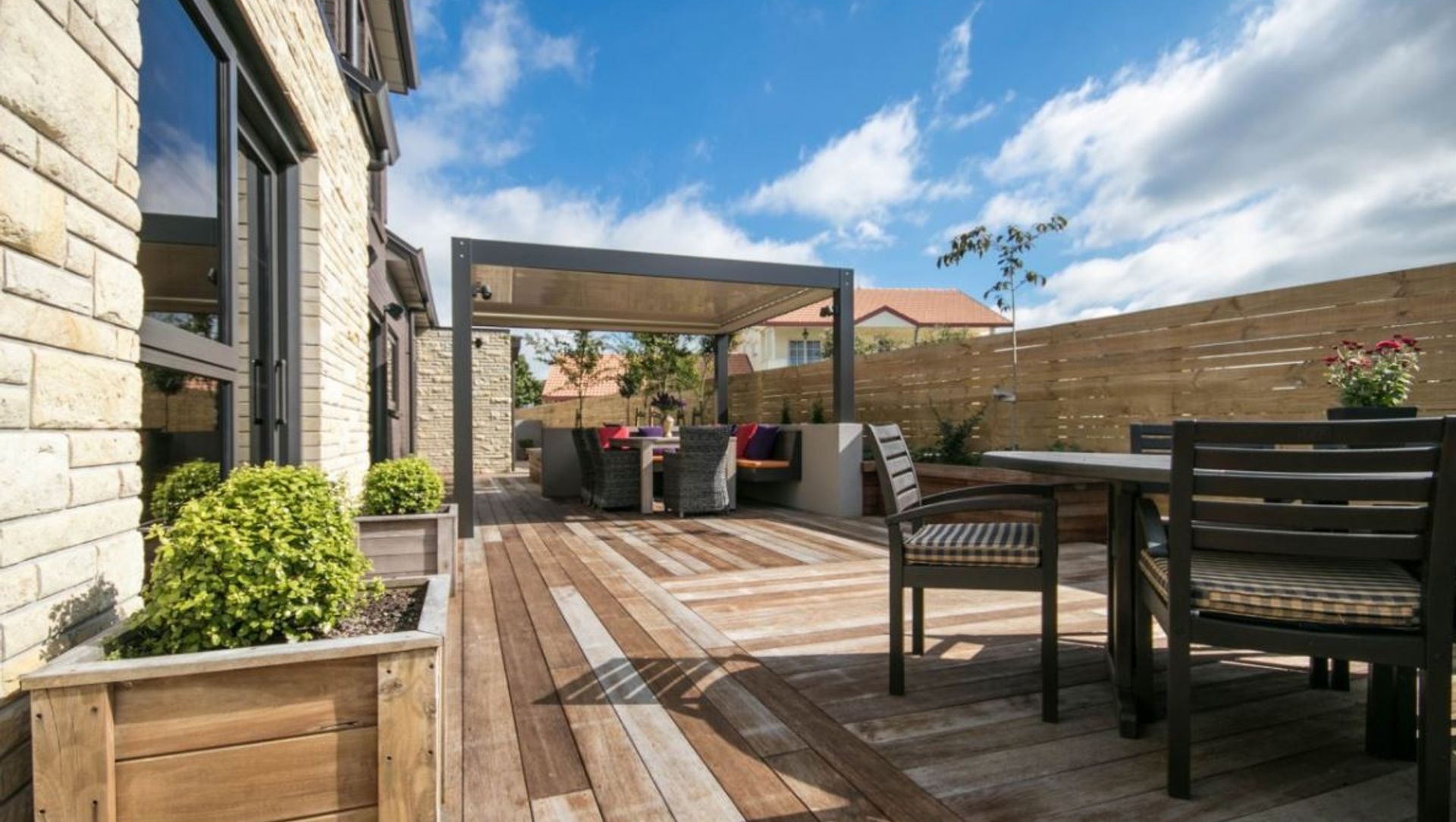 Kwila Decking - Retro Charm House  banner